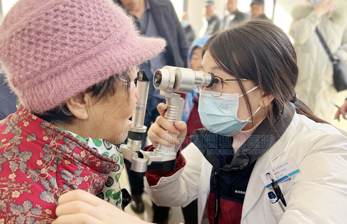 蘭州普瑞眼視光醫(yī)院“迎新春，送溫暖”慰問貧困群眾公益
